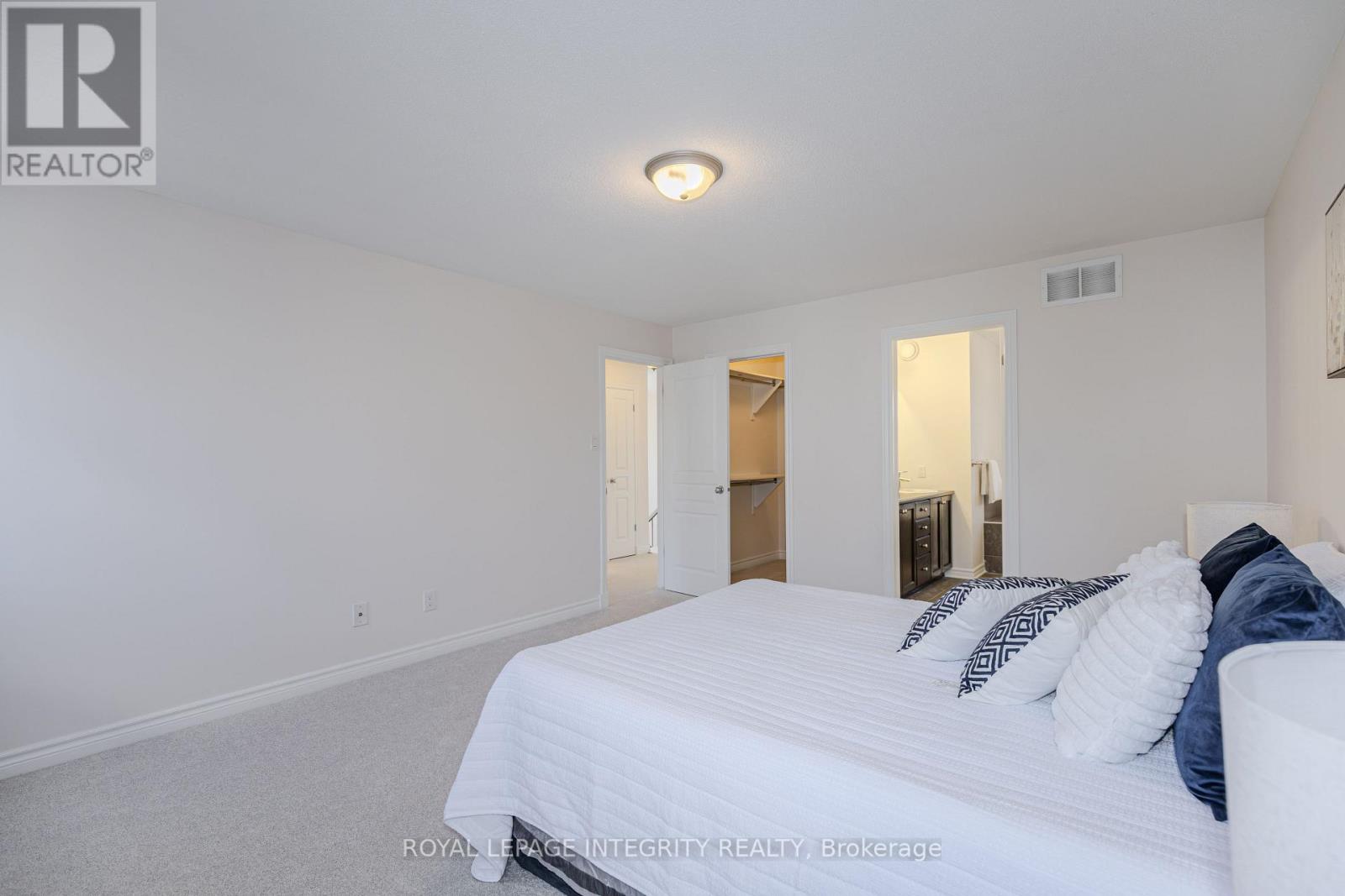 218 Keyrock Drive, Ottawa, Ontario  K2T 0B4 - Photo 21 - X12363732