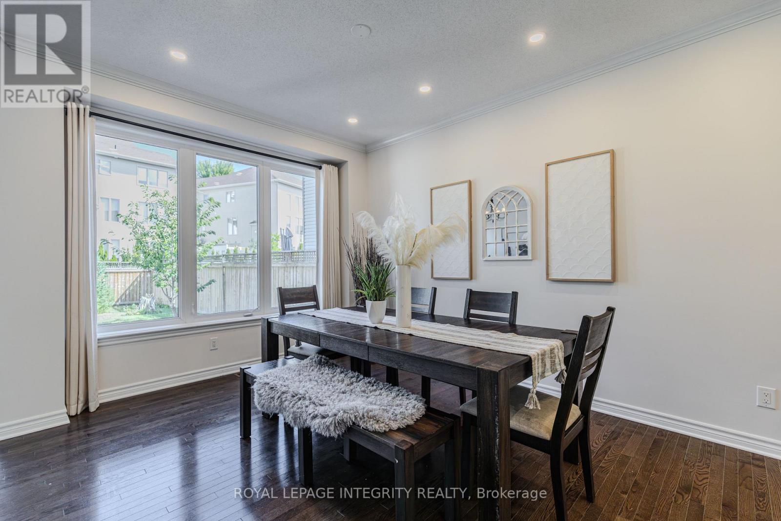218 Keyrock Drive, Ottawa, Ontario  K2T 0B4 - Photo 8 - X12363732