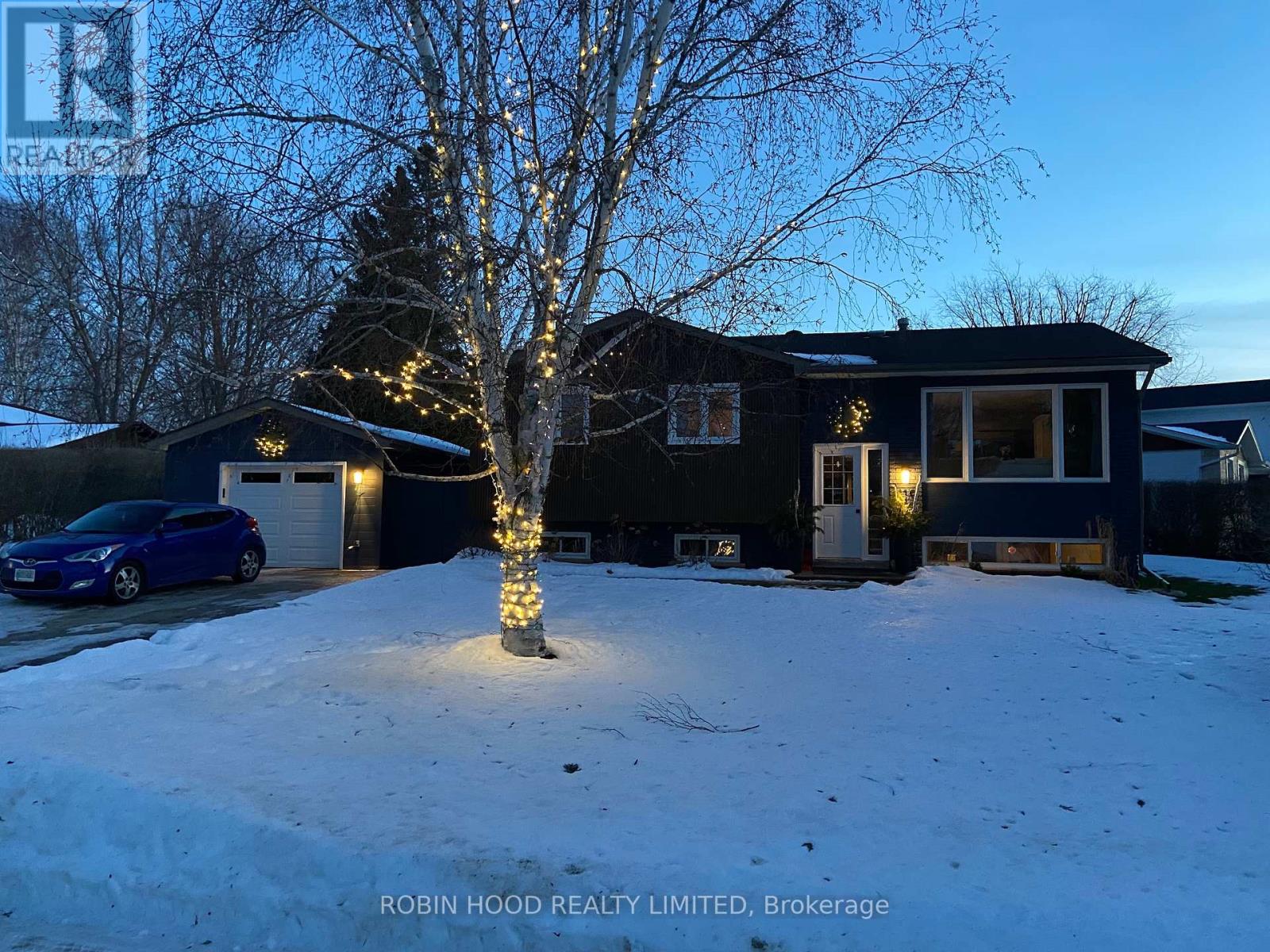 119 Applevale Court, Blue Mountains, Ontario  N0H 2P0 - Photo 12 - X12363703