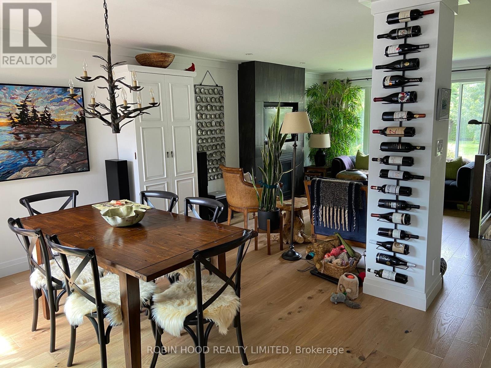 119 Applevale Court, Blue Mountains, Ontario  N0H 2P0 - Photo 3 - X12363703