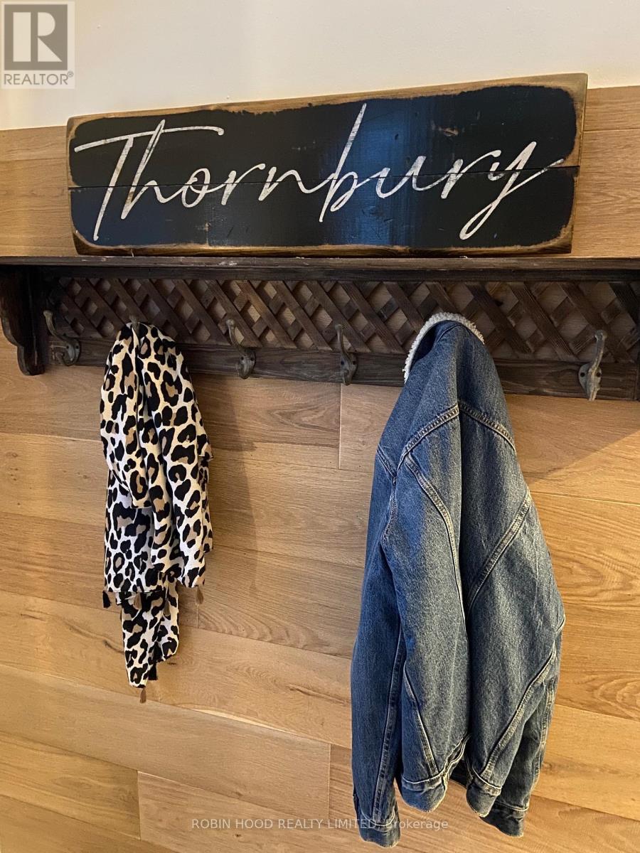 119 Applevale Court, Blue Mountains, Ontario  N0H 2P0 - Photo 8 - X12363703