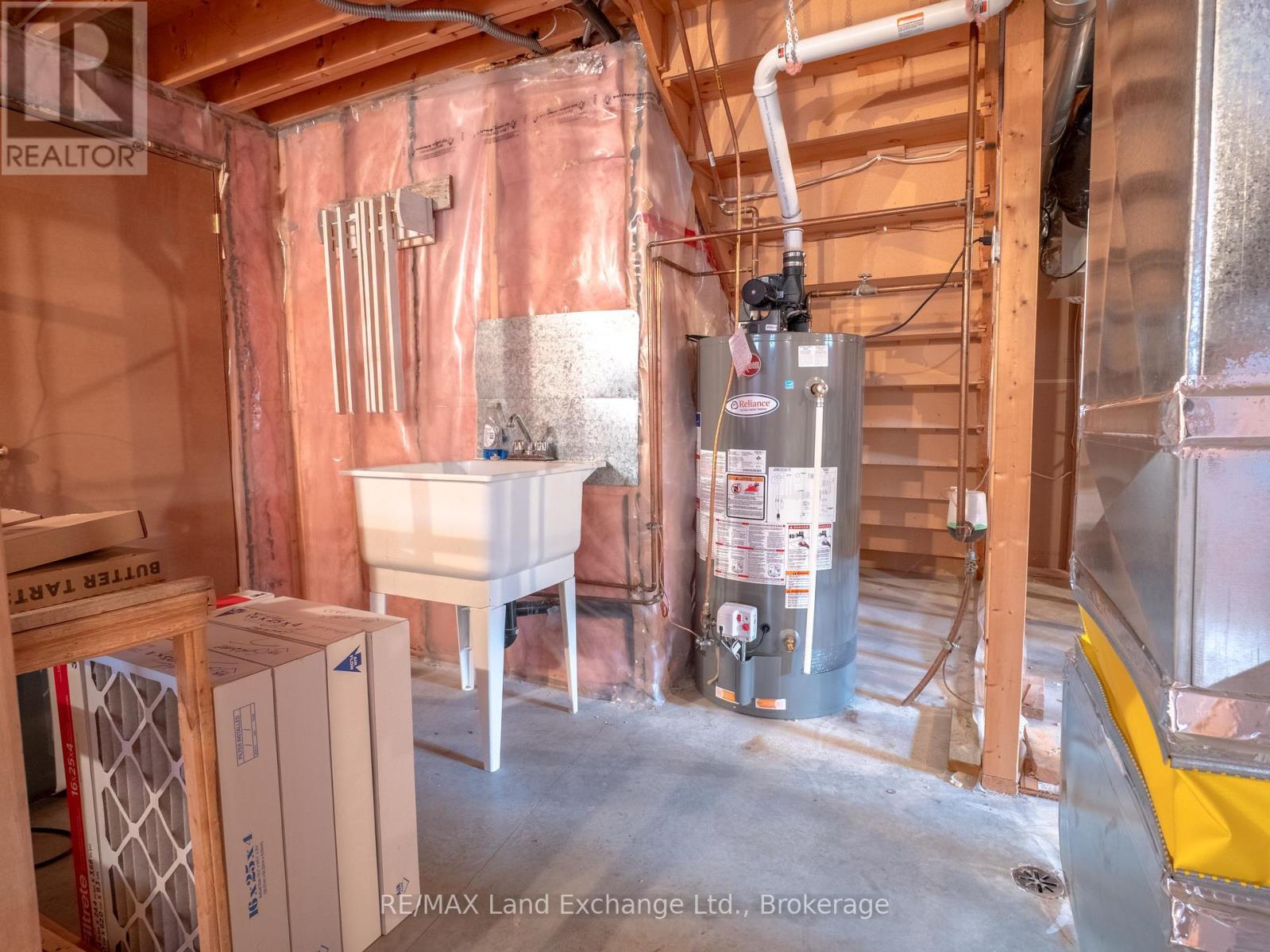 806 Maplewood Drive, Saugeen Shores, Ontario  N0H 2C4 - Photo 25 - X12360560