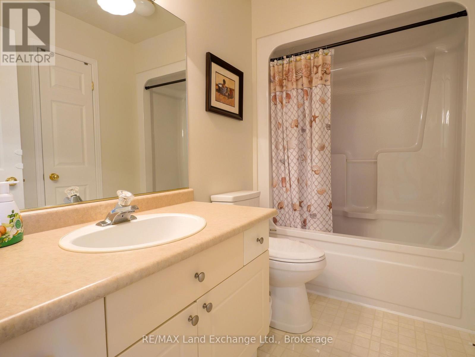 806 Maplewood Drive, Saugeen Shores, Ontario  N0H 2C4 - Photo 22 - X12360560
