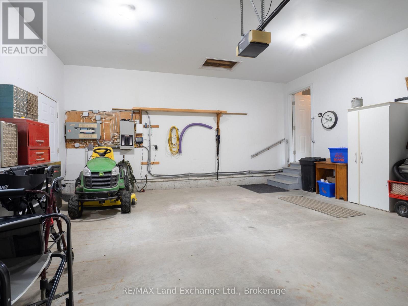 806 Maplewood Drive, Saugeen Shores, Ontario  N0H 2C4 - Photo 29 - X12360560