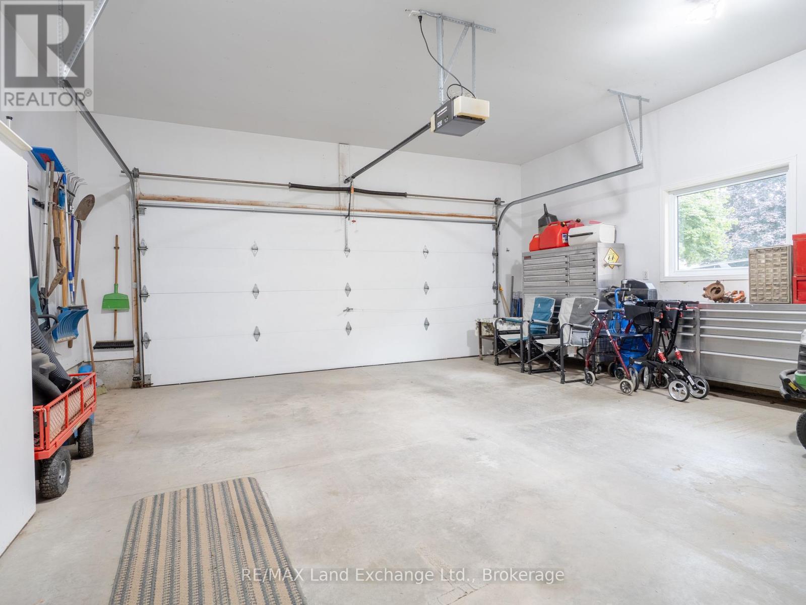 806 Maplewood Drive, Saugeen Shores, Ontario  N0H 2C4 - Photo 28 - X12360560