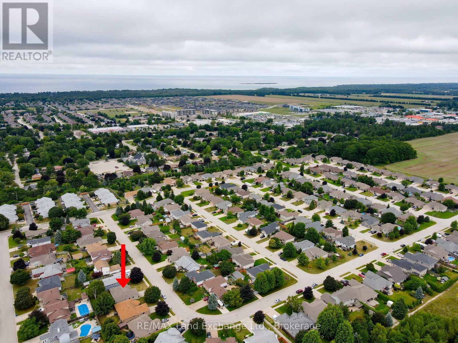 806 Maplewood Drive, Saugeen Shores, Ontario  N0H 2C4 - Photo 33 - X12360560