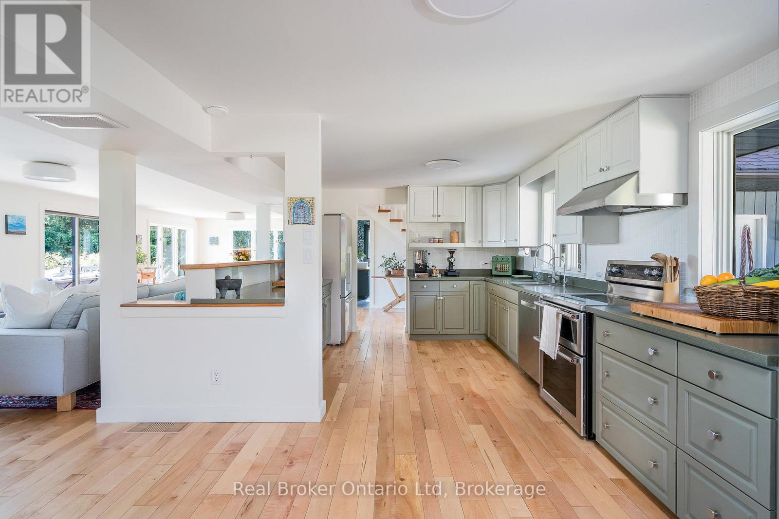 46447 Old Mail Road, Meaford, Ontario  N4L 1W7 - Photo 8 - X12363748