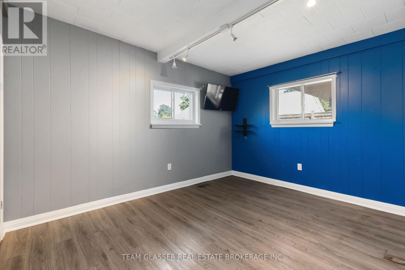 11241 Imperial Road, Malahide, Ontario  N5H 2R3 - Photo 13 - X12363739