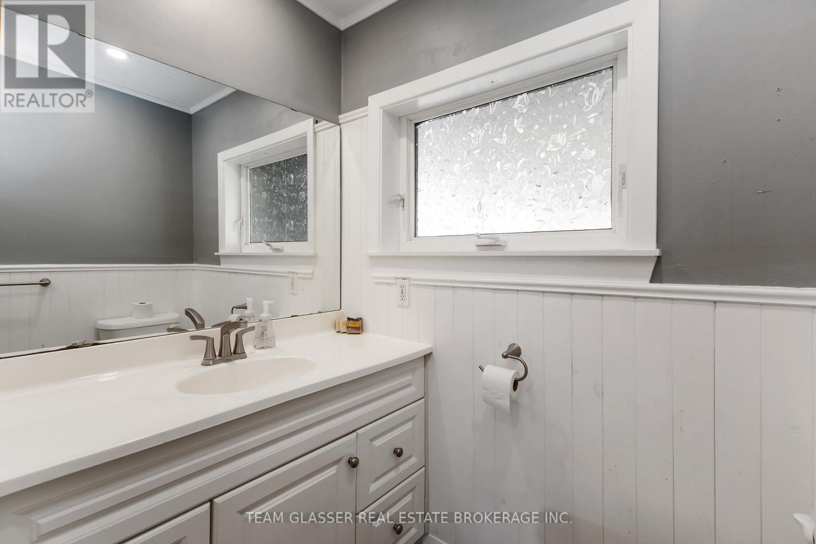 11241 Imperial Road, Malahide, Ontario  N5H 2R3 - Photo 16 - X12363739