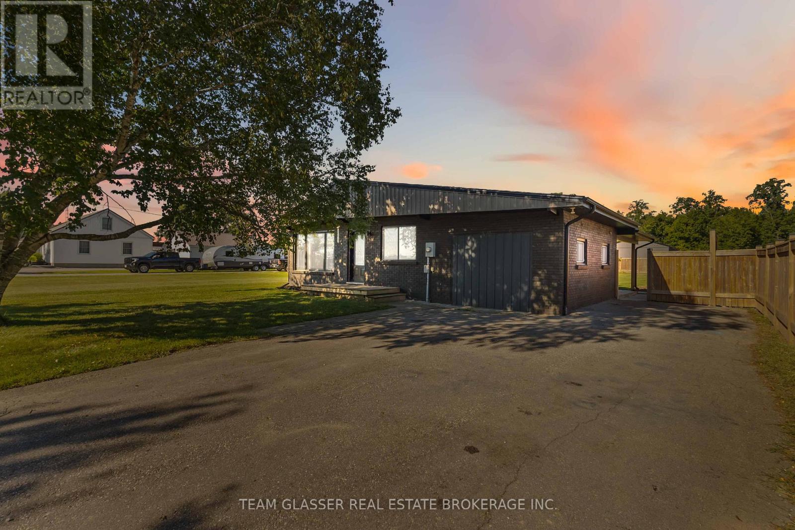 11241 Imperial Road, Malahide, Ontario  N5H 2R3 - Photo 2 - X12363739