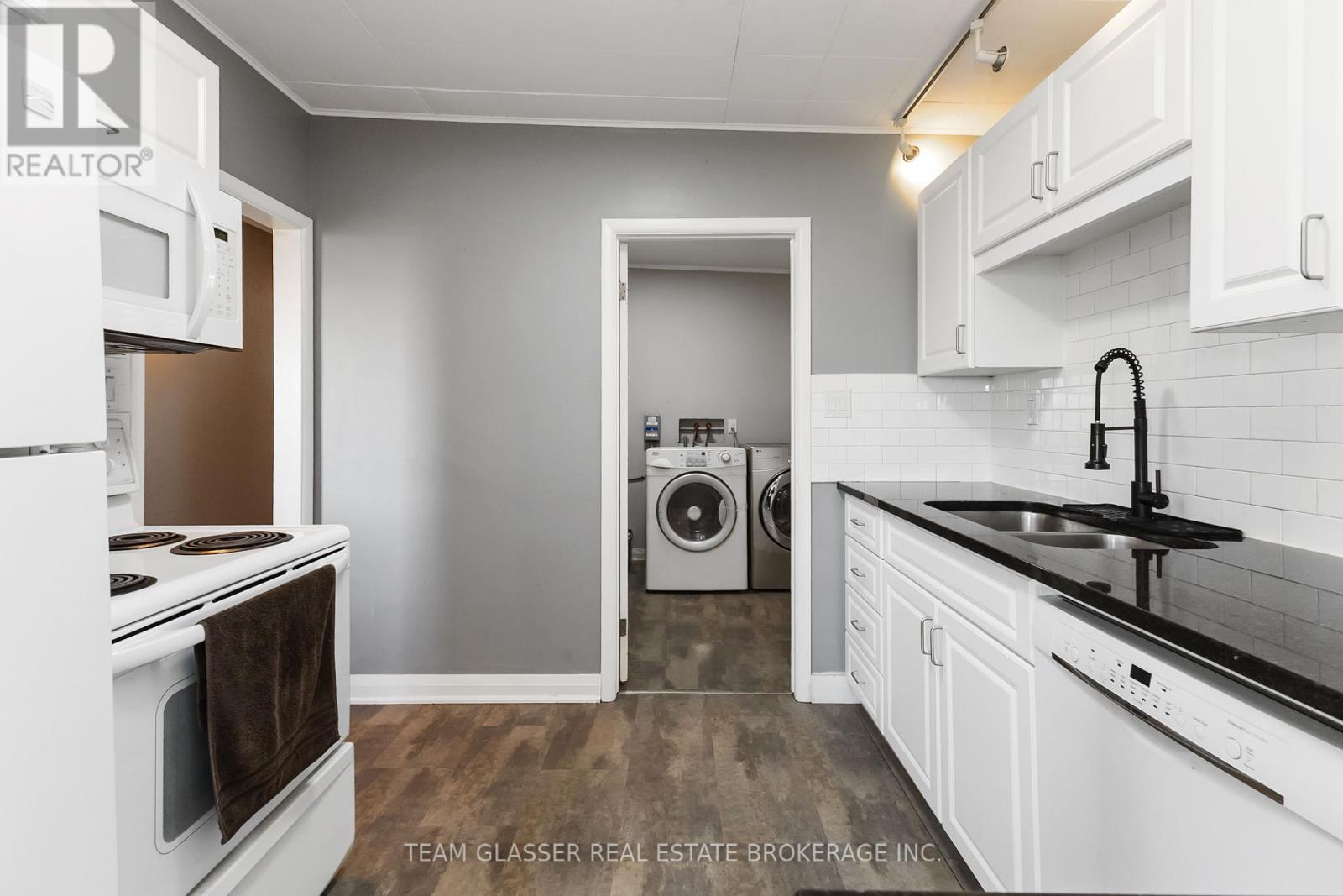 11241 Imperial Road, Malahide, Ontario  N5H 2R3 - Photo 8 - X12363739