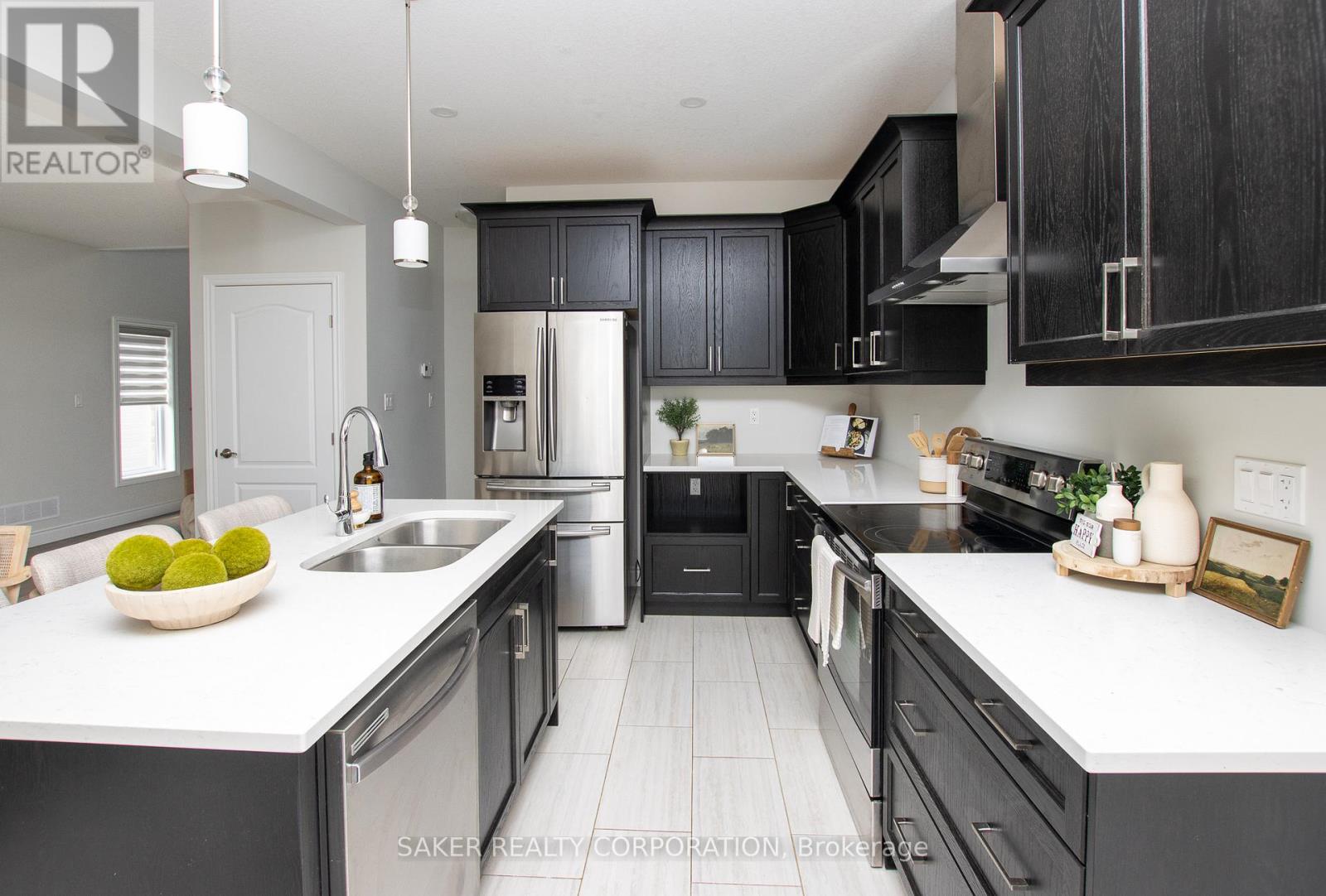 20 Armstrong Street, Strathroy-Caradoc, Ontario  N0L 1W0 - Photo 8 - X12363743