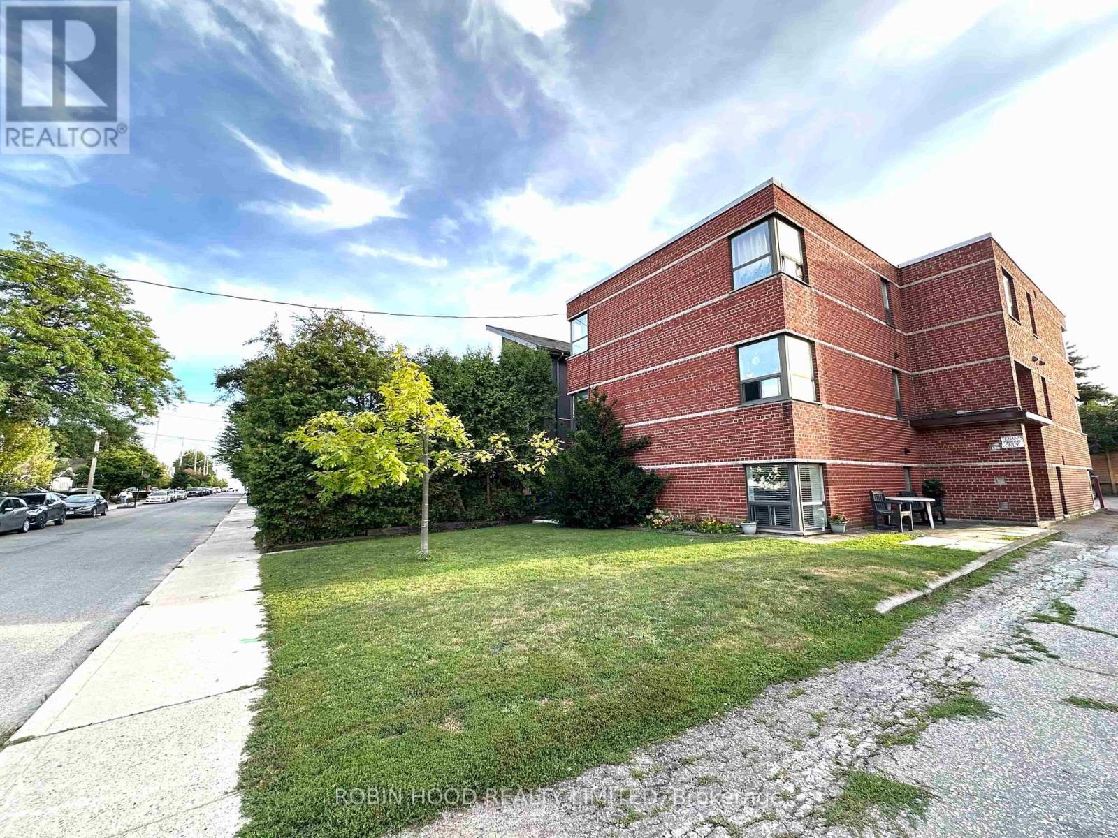 1 - 62 FIFTH STREET, Toronto, Ontario