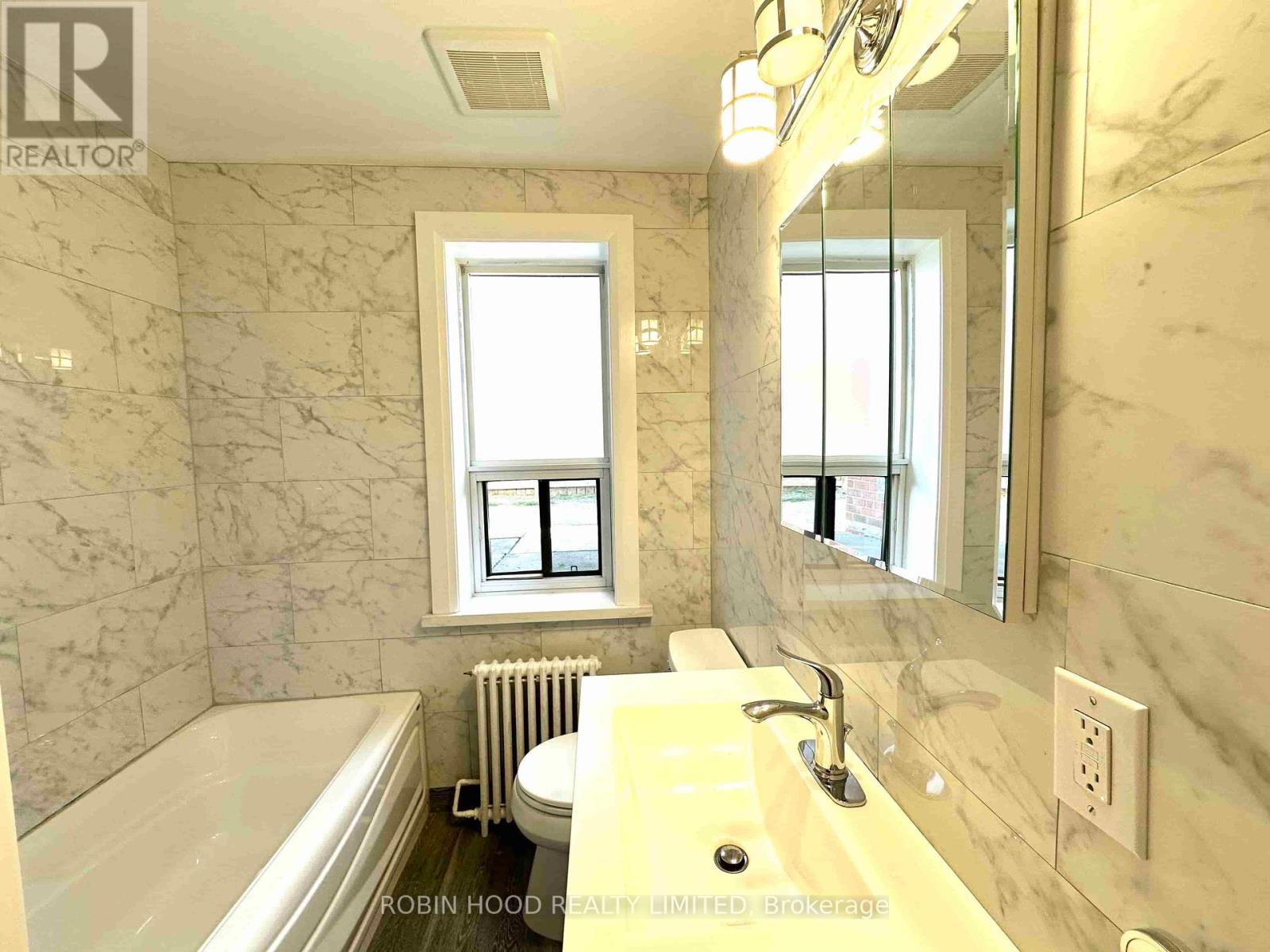 1 - 62 Fifth Street, Toronto, Ontario  M8V 2Z2 - Photo 7 - W12363728