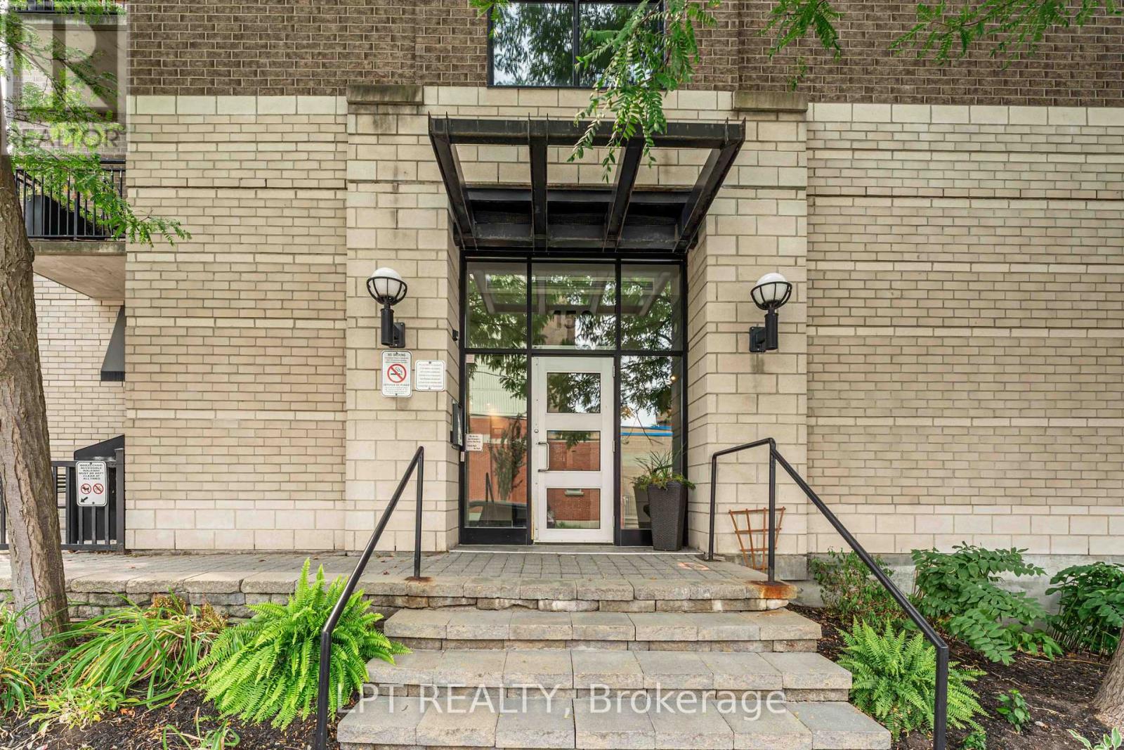 206 - 150 Caroline Avenue, Ottawa, Ontario  K1Y 4X8 - Photo 2 - X12363747