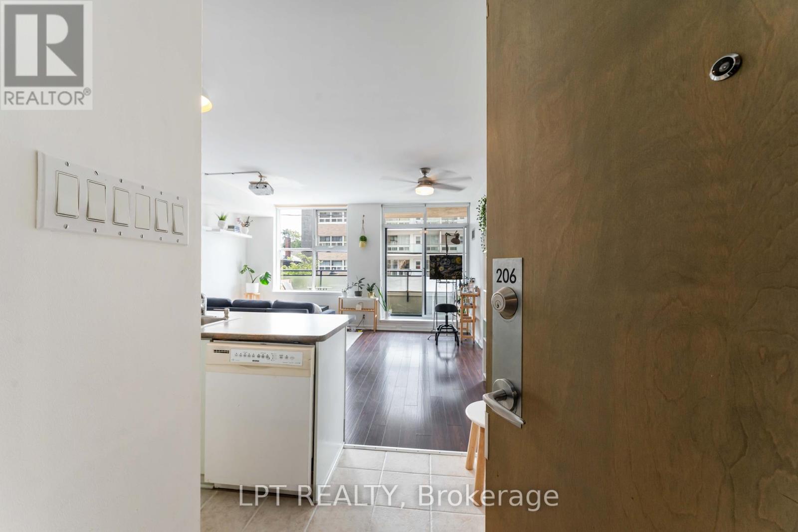 206 - 150 Caroline Avenue, Ottawa, Ontario  K1Y 4X8 - Photo 4 - X12363747
