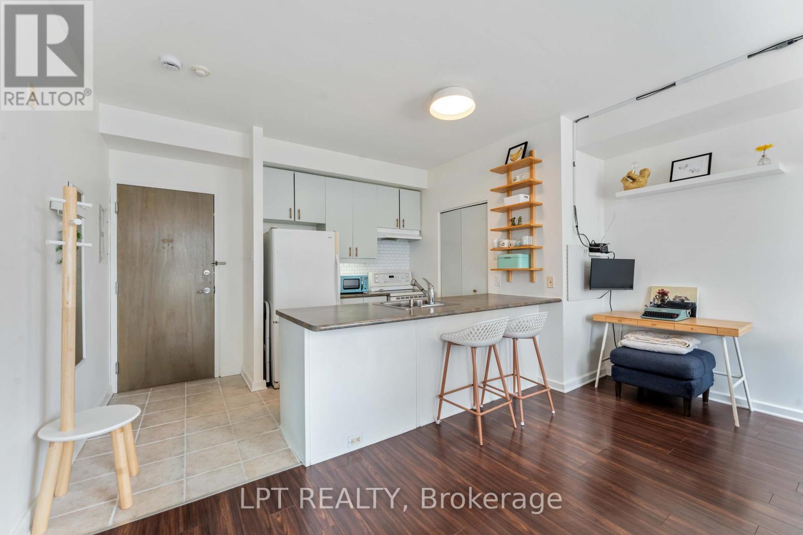 206 - 150 Caroline Avenue, Ottawa, Ontario  K1Y 4X8 - Photo 8 - X12363747