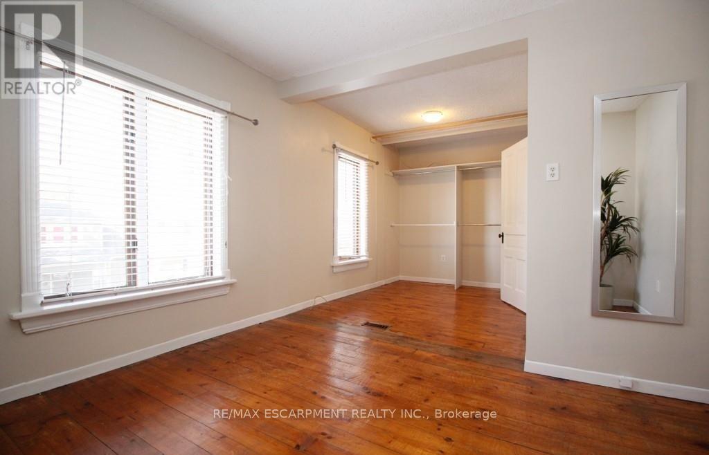 63 New Street, Hamilton (Strathcona), Ontario  L8P 4J7 - Photo 11 - X12363718