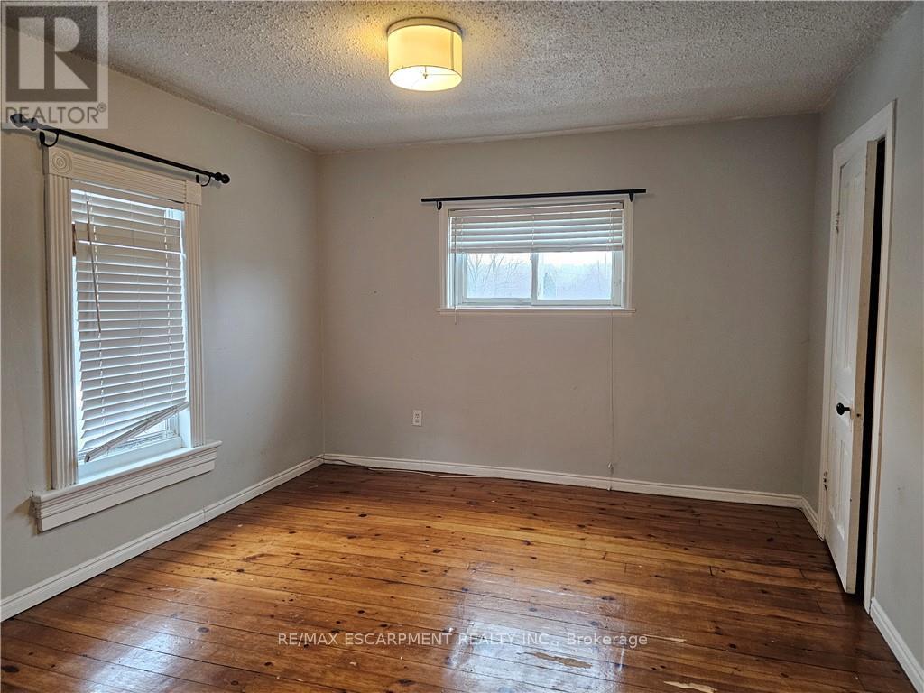 63 New Street, Hamilton (Strathcona), Ontario  L8P 4J7 - Photo 12 - X12363718