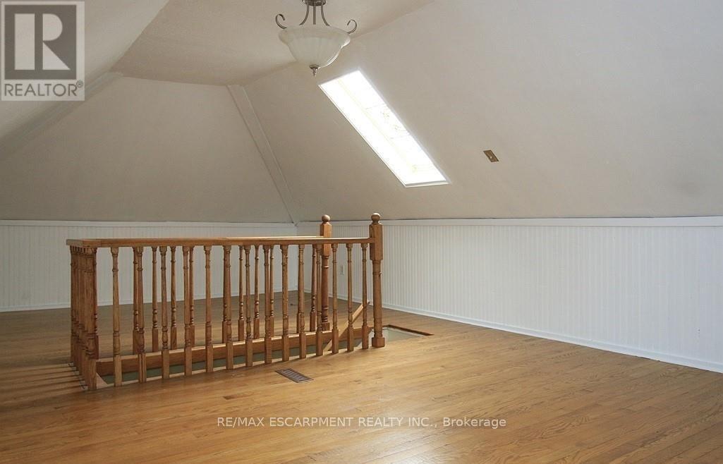 63 New Street, Hamilton (Strathcona), Ontario  L8P 4J7 - Photo 14 - X12363718