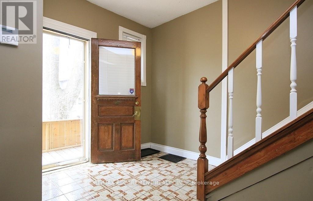 63 New Street, Hamilton (Strathcona), Ontario  L8P 4J7 - Photo 3 - X12363718