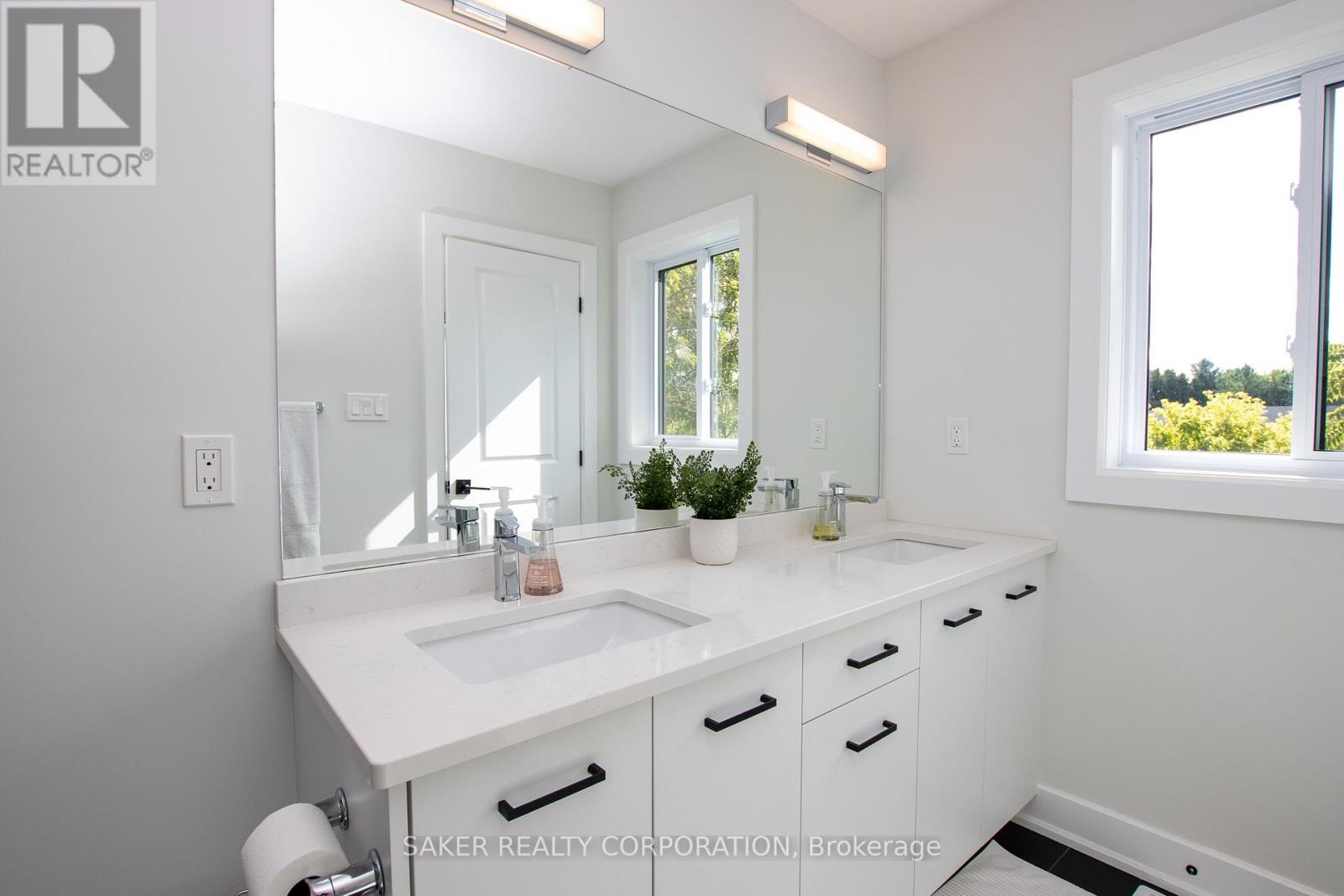 30 - 601 Lions Park Drive, Strathroy-Caradoc, Ontario  N0L 1W0 - Photo 15 - X12363735