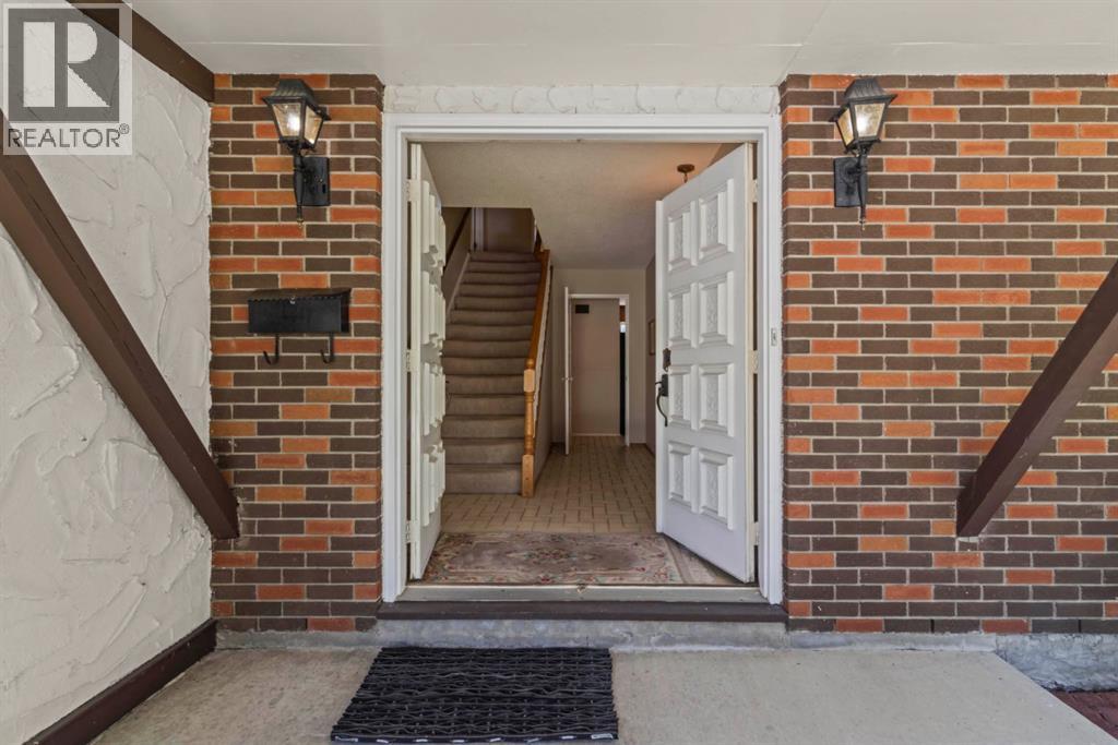 Property at 111 Canata Close SW image 4