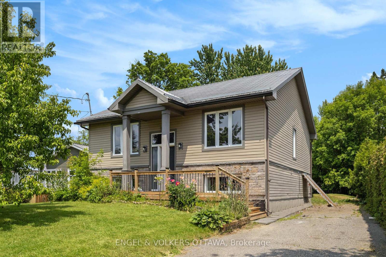 1095 Morin Road, Ottawa, Ontario  K4C 1A5 - Photo 3 - X12363762