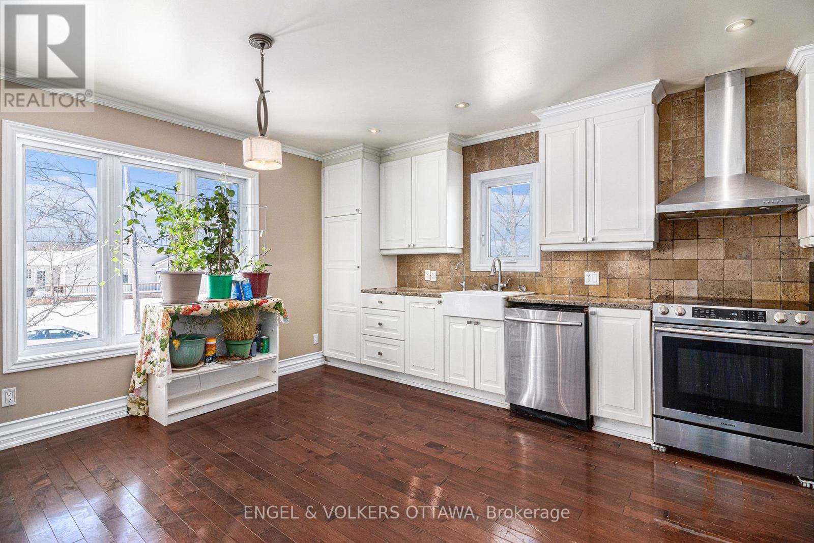 1095 Morin Road, Ottawa, Ontario  K4C 1A5 - Photo 4 - X12363762