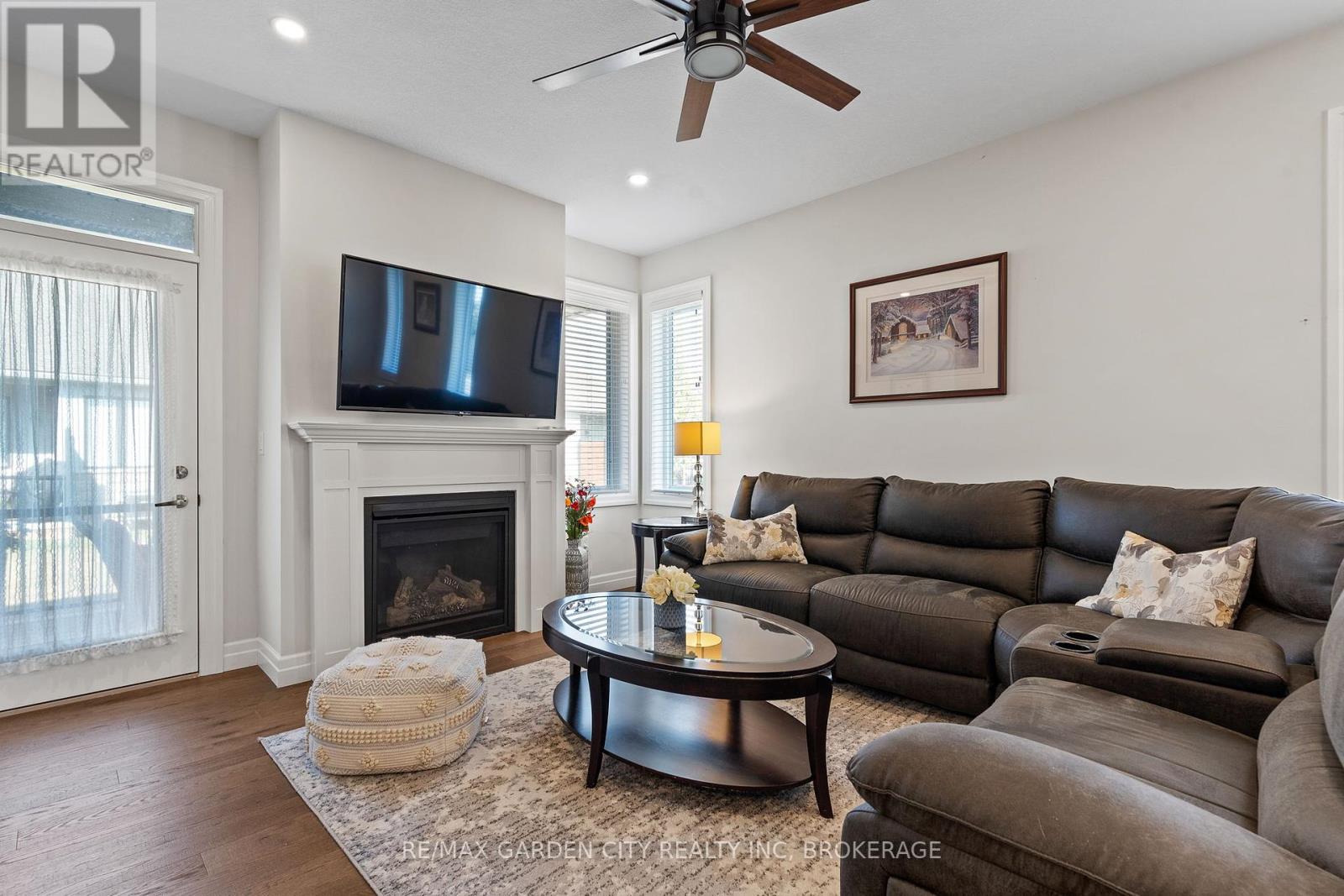 54 Borden Trail, Welland, Ontario  L3C 0H1 - Photo 6 - X12363771