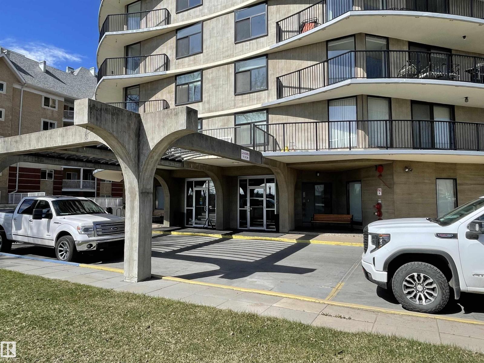 Property at #1401 11710 100 AV NW image 4
