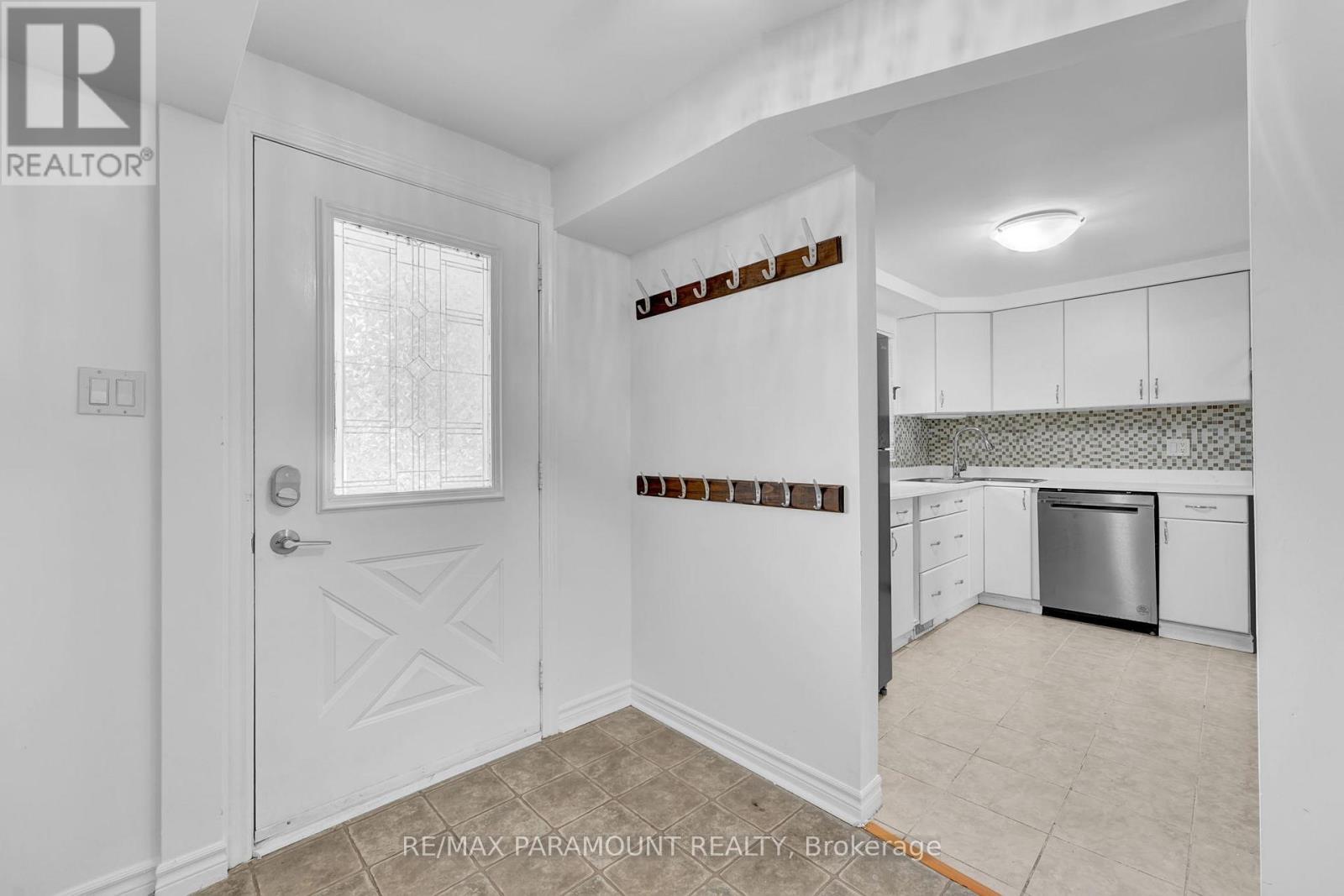 32 Enfield Drive, Cambridge, Ontario  N1P 1A5 - Photo 5 - X12357307