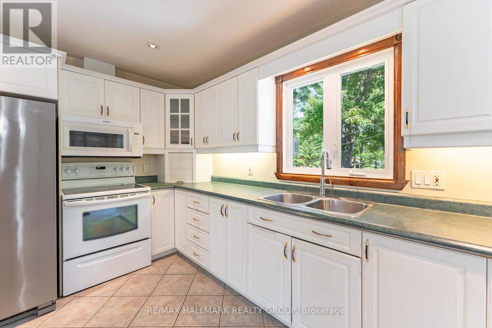 284 County 19 Road, Alfred And Plantagenet, Ontario  K0A 3K0 - Photo 15 - X12363782
