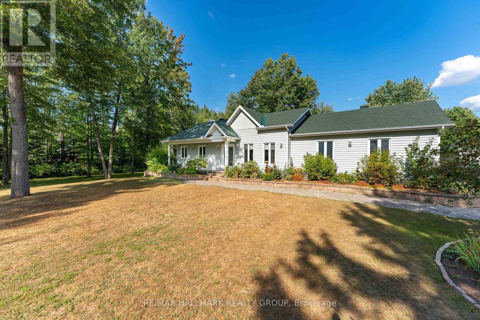 284 County 19 Road, Alfred And Plantagenet, Ontario  K0A 3K0 - Photo 2 - X12363782