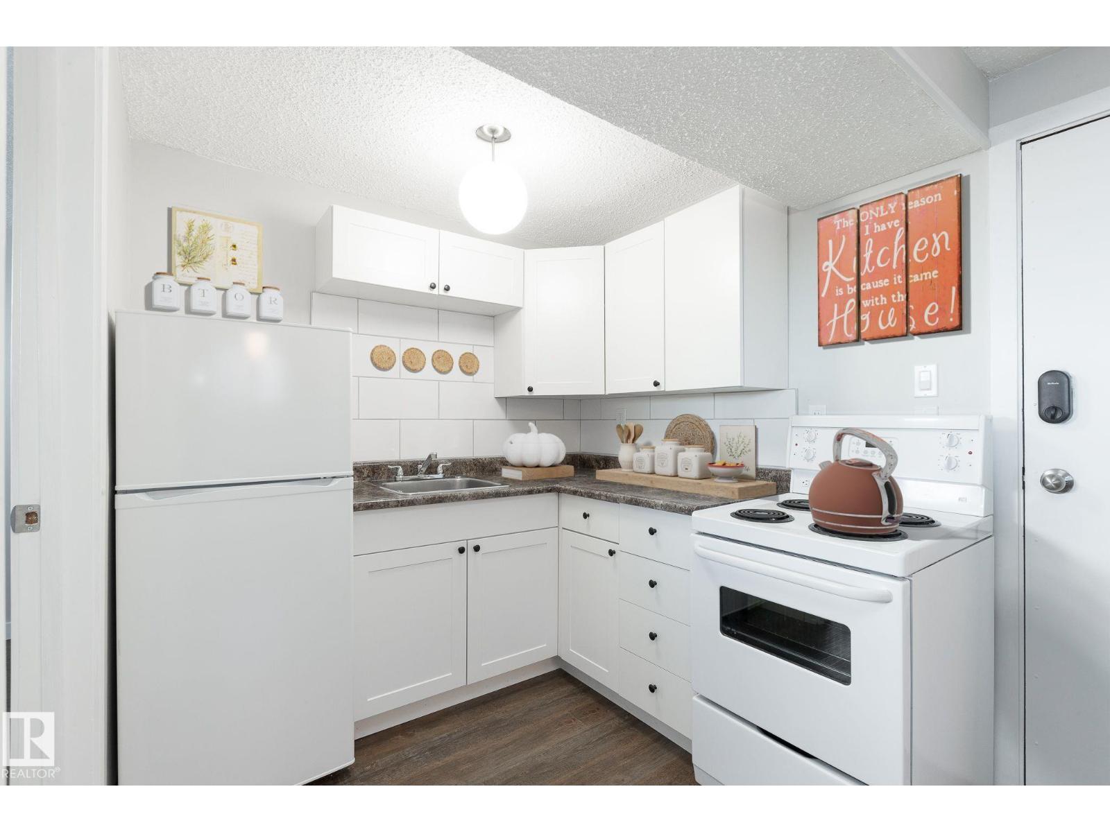 Property at 12732 113A ST NW image 4