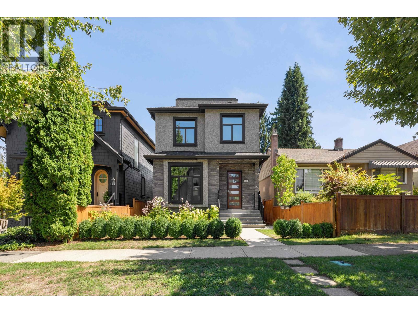 5318 PRINCE EDWARD STREET, Vancouver, British Columbia
