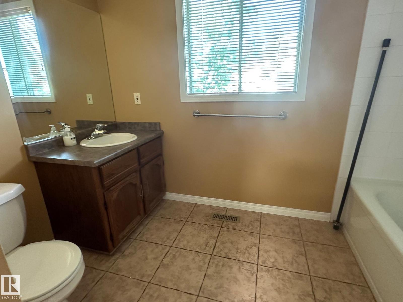 1023 35 St Nw, Edmonton, Alberta  T6L 2L3 - Photo 11 - E4454660