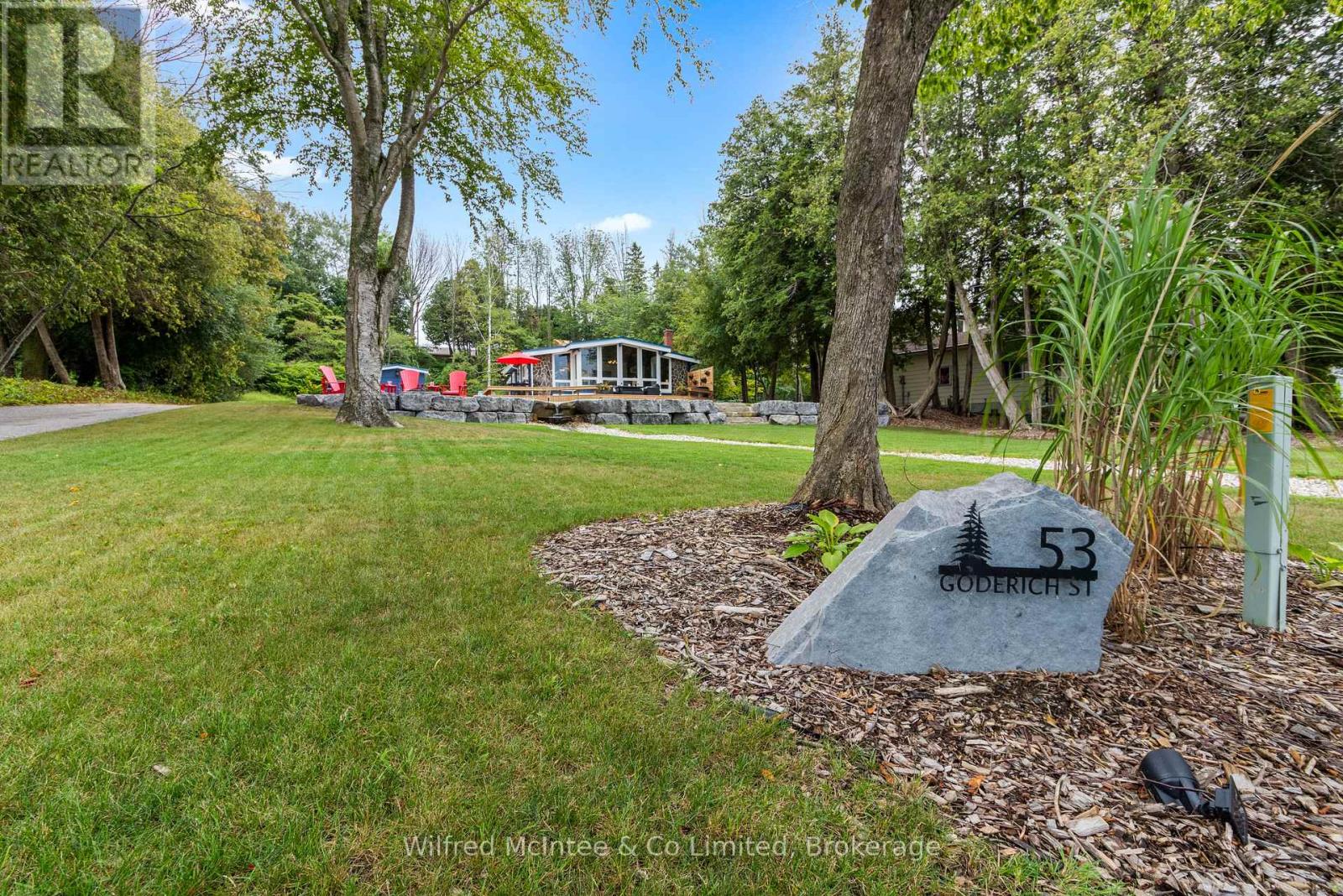 53 Goderich Street, Kincardine, Ontario  N2Z 2K8 - Photo 6 - X12363805