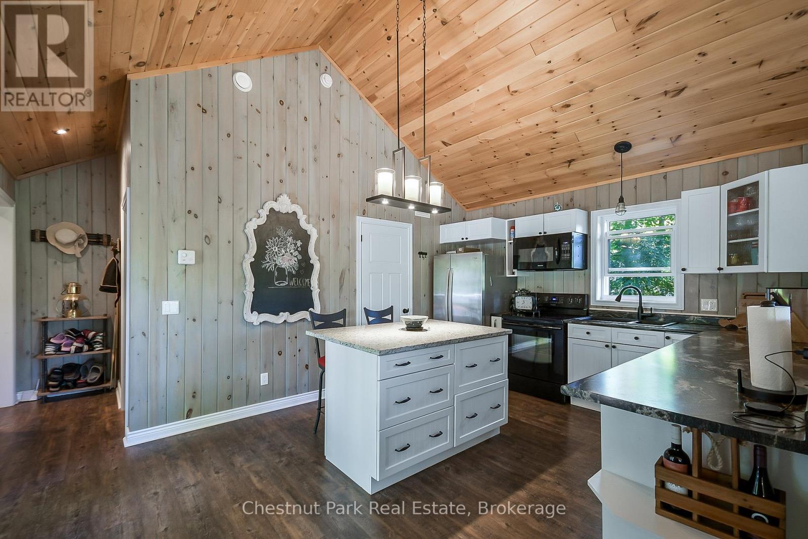 86 Taylor Island, Gravenhurst, Ontario  P1P 1R2 - Photo 22 - X12363817
