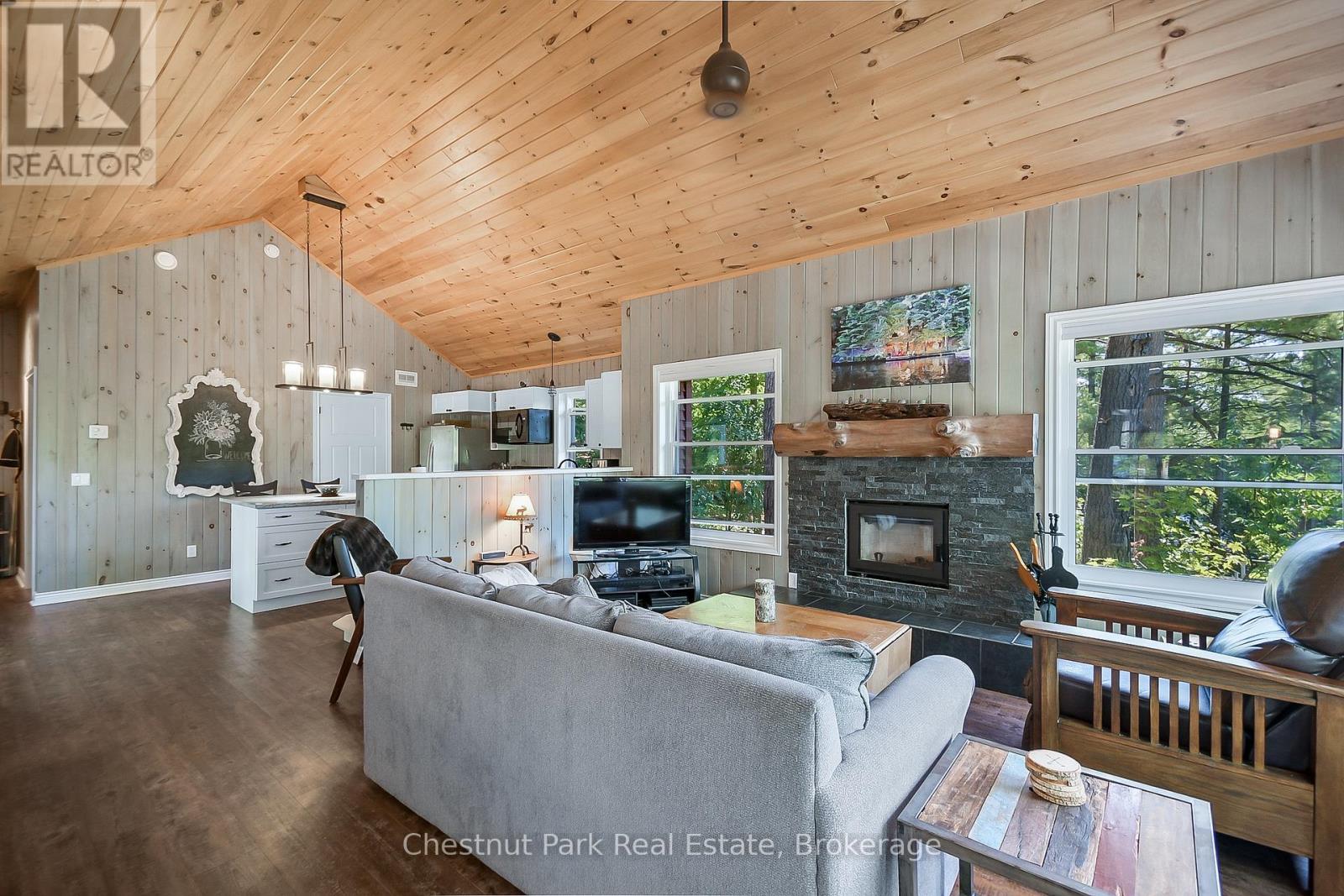 86 Taylor Island, Gravenhurst, Ontario  P1P 1R2 - Photo 25 - X12363817