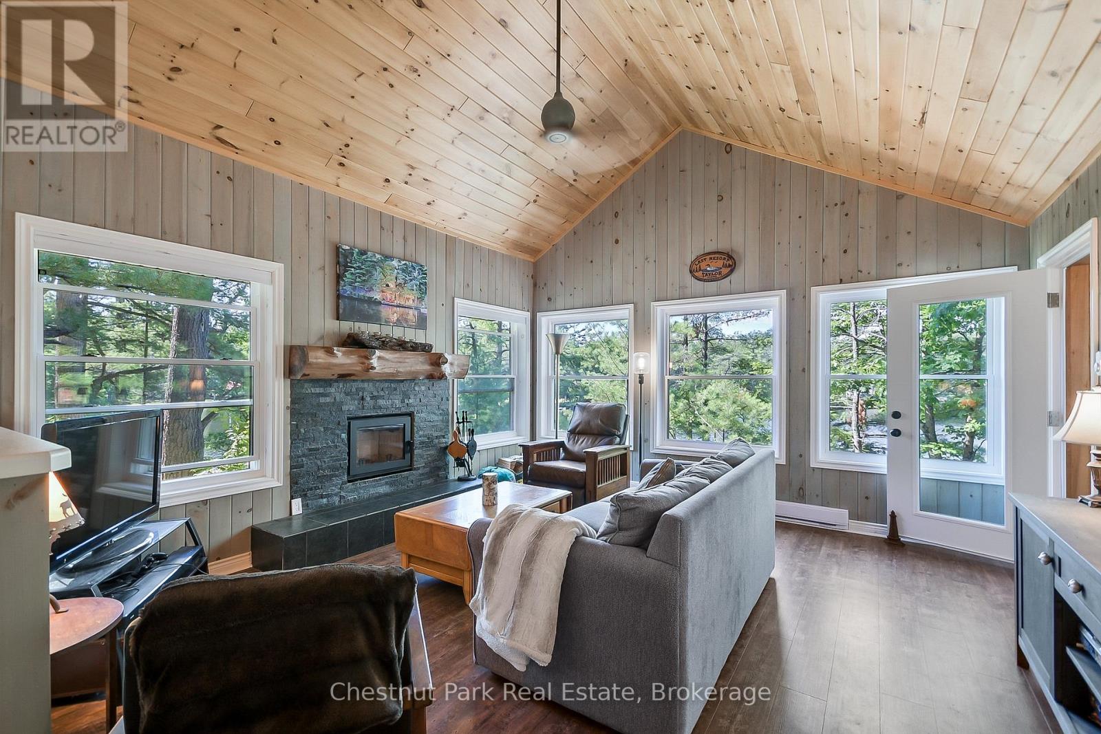 86 Taylor Island, Gravenhurst, Ontario  P1P 1R2 - Photo 4 - X12363817