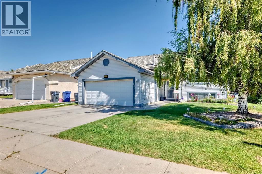 Property at 21 Strathmore Lakes Way image 2