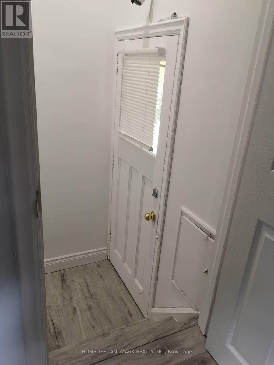 20 Ainslie Avenue, Hamilton, Ontario  L8S 2J3 - Photo 10 - X12363819