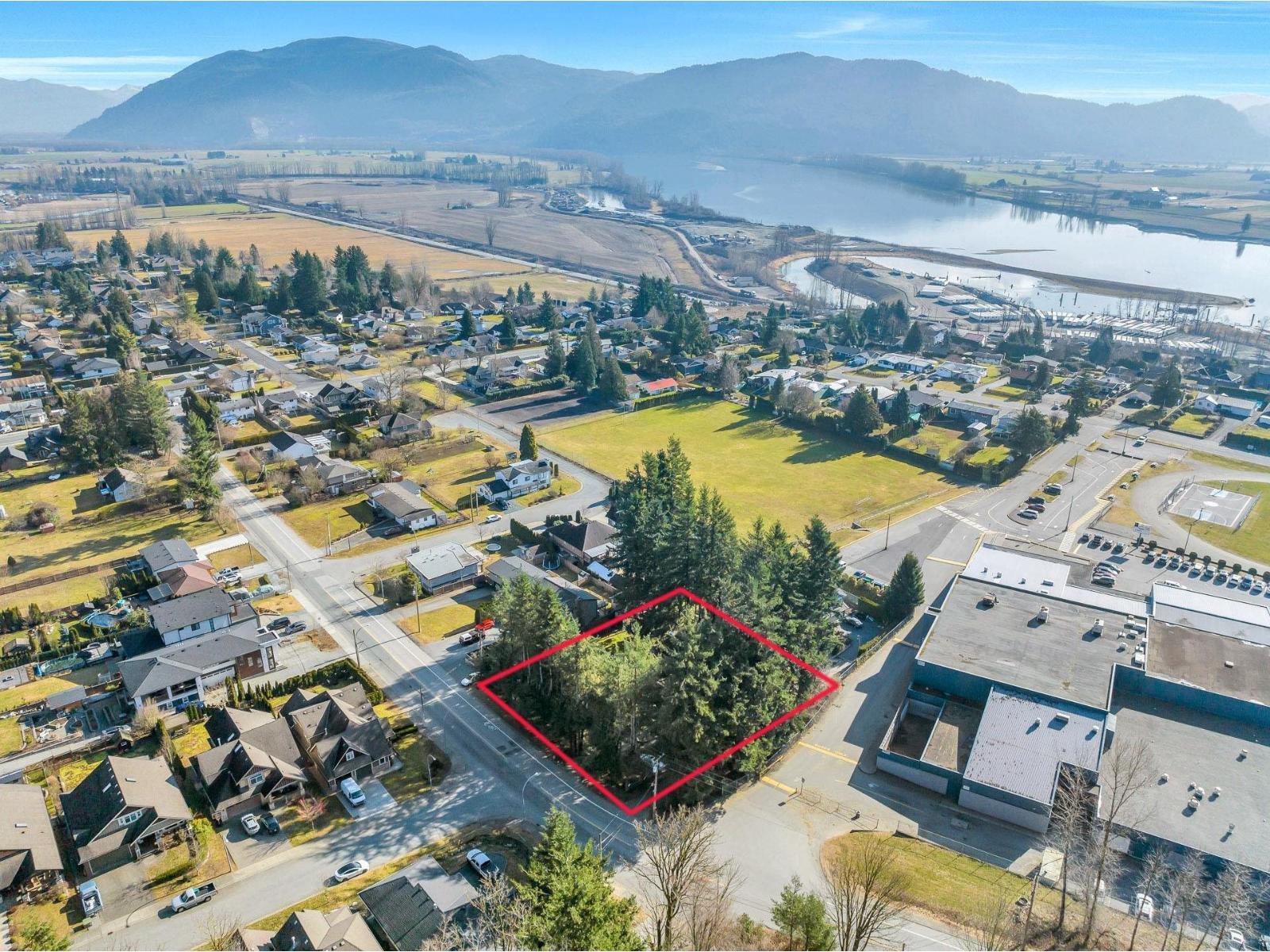 34870 Dewdney Trunk Road, Mission, British Columbia  V2V 6S2 - Photo 1 - R3040426