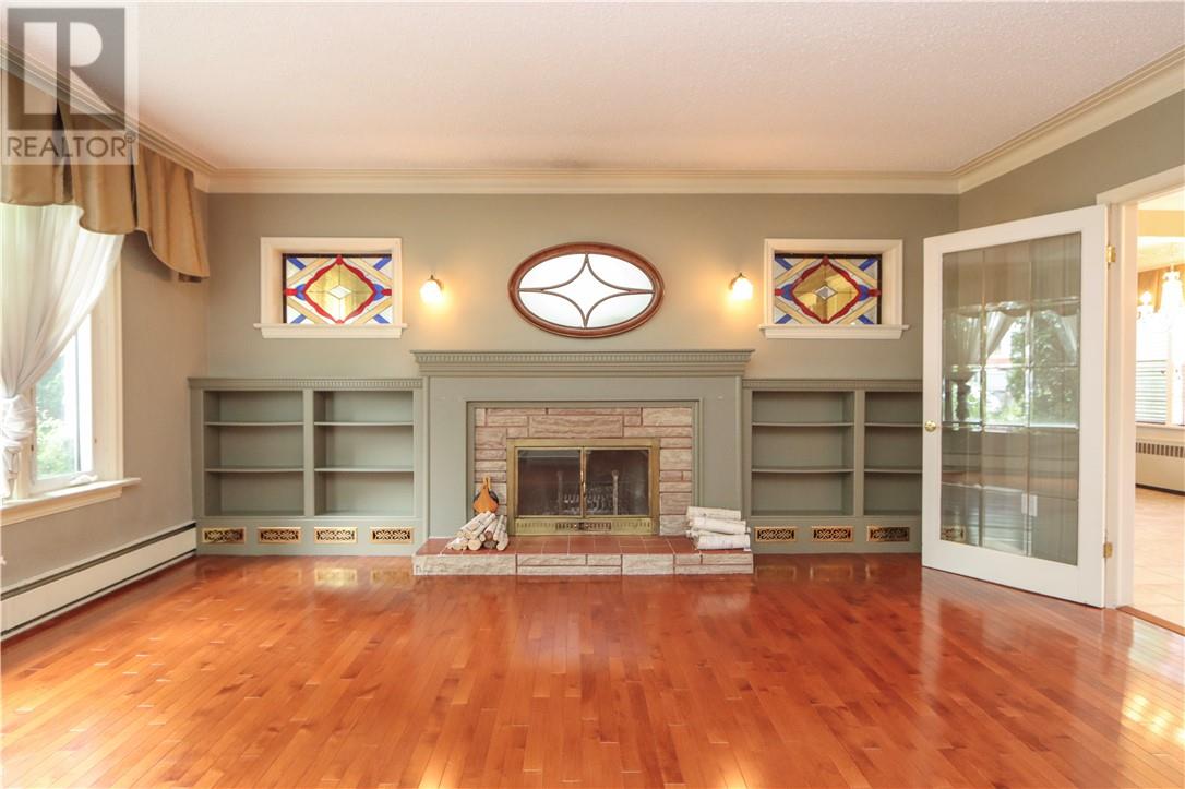 Property at 230 Kingsmount Boulevard image 5