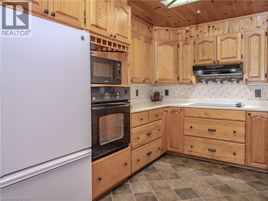 1696 Highway 118 E, Bracebridge, Ontario  P1L 1X1 - Photo 9 - 40762636