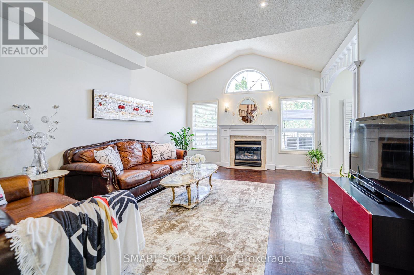 40 Tuscana Boulevard, Vaughan, Ontario  L4K 5J2 - Photo 8 - N12363863