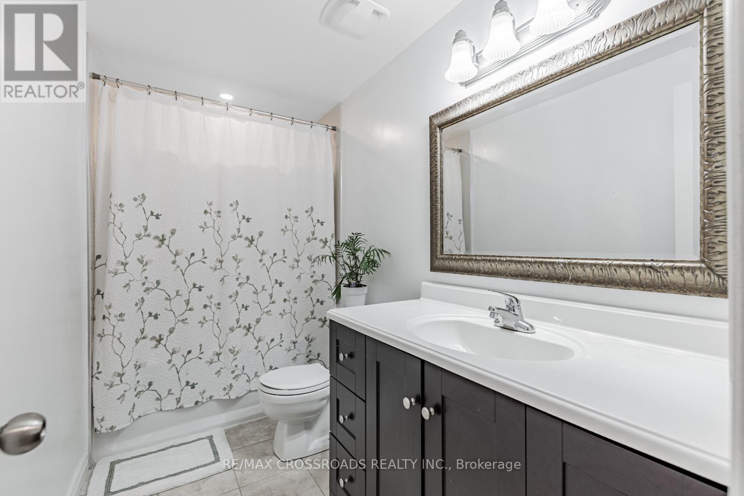 22 - 260 Avenue Road, Richmond Hill, Ontario  L4C 5G6 - Photo 23 - N12363865