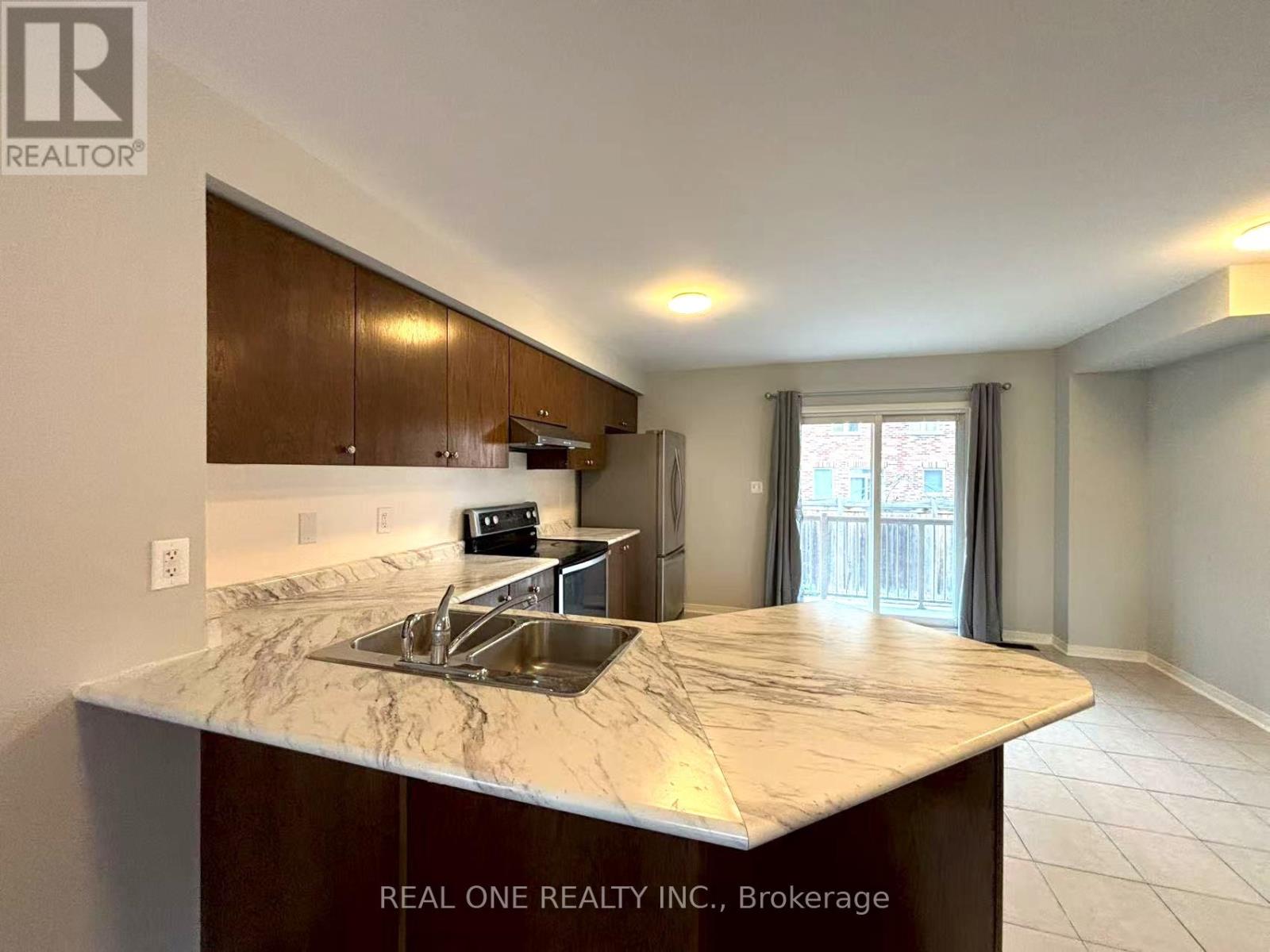 15 Adam Oates Heights, Toronto (Downsview-Roding-Cfb), Ontario  M3L 0G3 - Photo 15 - W12360670