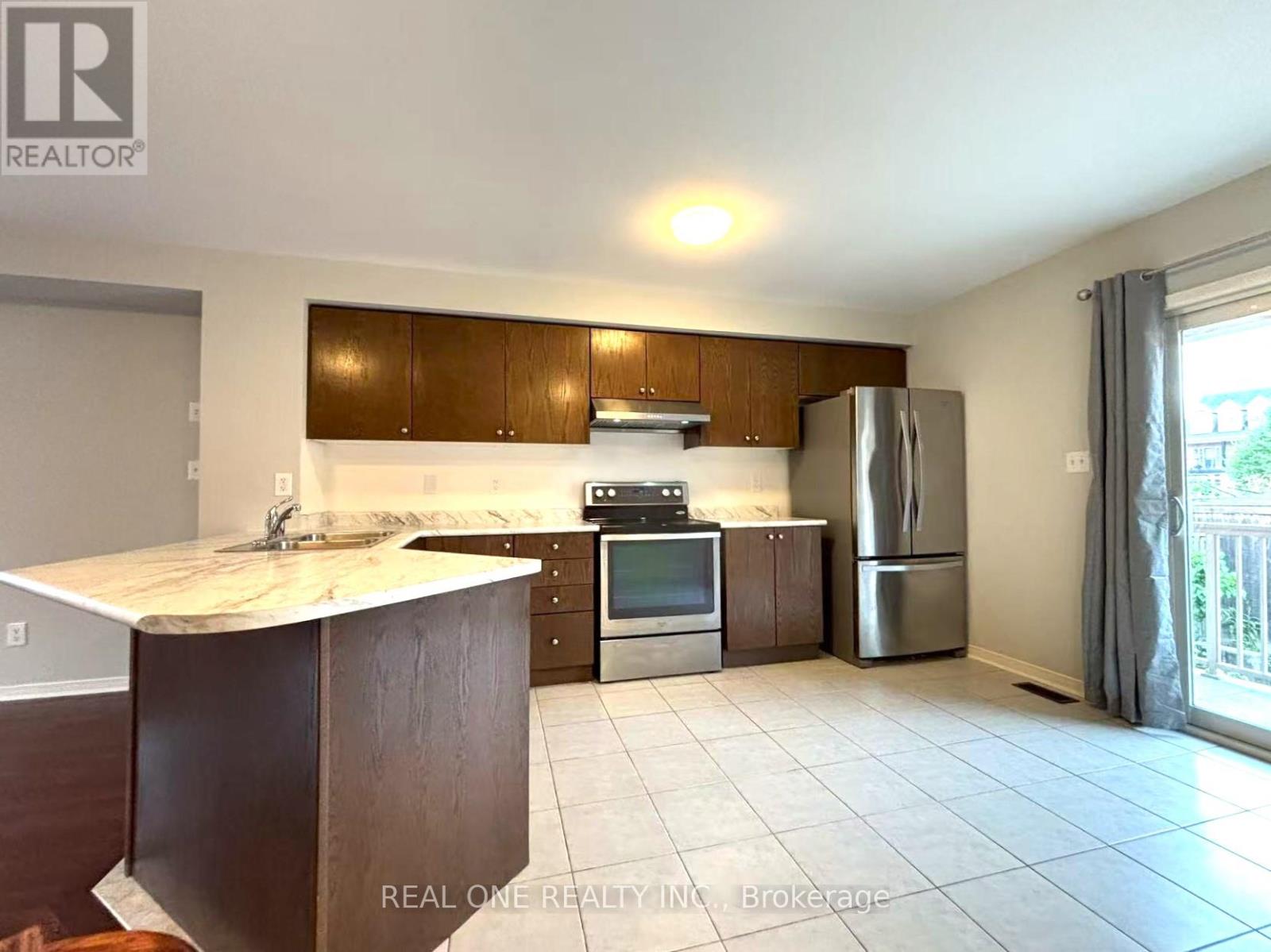 15 Adam Oates Heights, Toronto (Downsview-Roding-Cfb), Ontario  M3L 0G3 - Photo 16 - W12360670